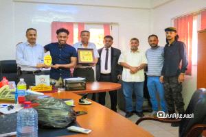 الاتحاد اليمني العام لرفع الأثقال يكرم البطل العربي احمد الباح في مقر عملة شركة مصافي عدن