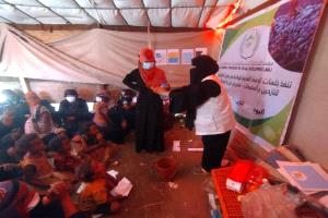 مؤسسة التكافل للتنمية الاجتماعية تدشن جلسات التوعية الصحية للوقاية من الكوليرا في مخيمات النازحين بلحج
