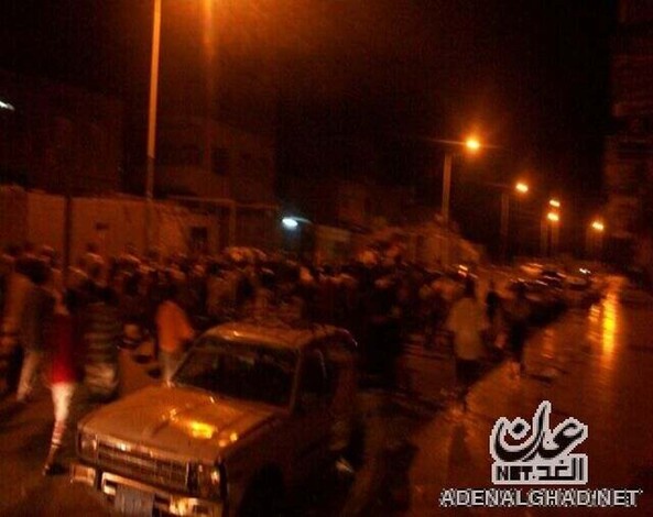 تظاهرة مناوئة لنظام الرئيس صالح في ساعات فجر عدن الأولى