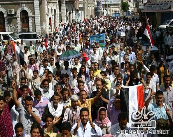 تظاهرة حاشدة في عدن للمطالبة بمحاكمة الرئيس اليمني صالح ((صور))