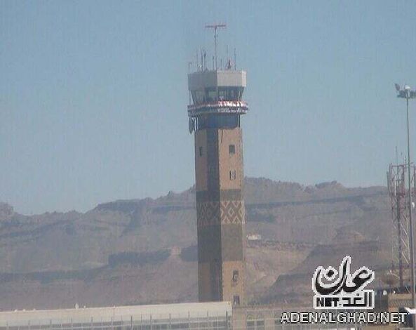 عاجل: انفجارات تهز مطار صنعاء الدولي وإطلاق نار في محيطه ((صور ))