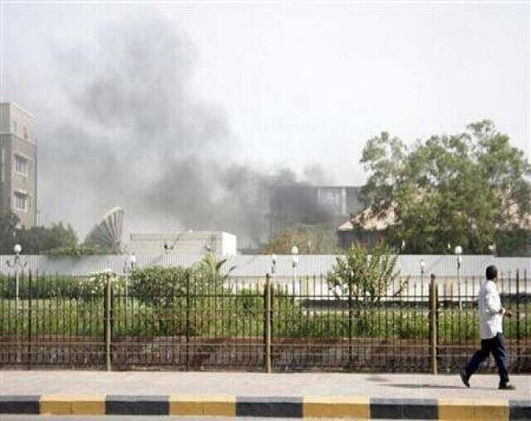 عاجل : اطلاق نار داخل مبنى الأمن السياسي بعدن