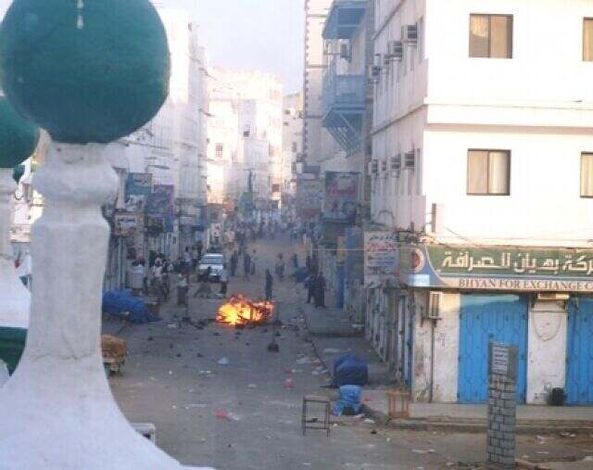 عاجل : جرحى في قمع قوات الأمن المركزي لمحتجين على انقطاع الكهرباء في المكلا