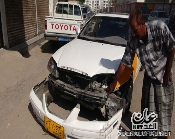 مواطن من عدن يقول ان طقم للأمن المركزي صدم سيارته وأطلق جنوده النار عليه