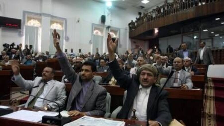 اليمن يقر ميزانية 2013 بعجز 3.2 مليار دولار