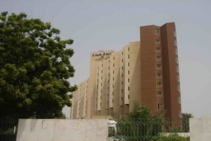 توجهات حكومية لتسليم فندق عدن لقوى نافذة من صنعاء ((وثائق ))