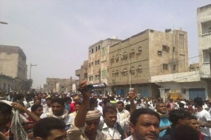 تصاعد التظاهرات في منطقة مضطهدة غرب اليمن رغم دعوات تهدئة