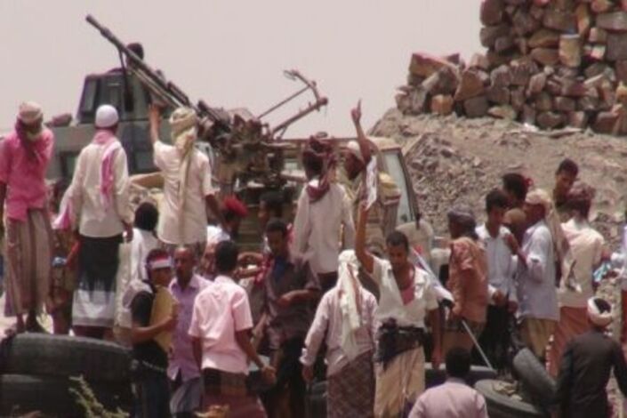 تفاصيل واقعة جرح 8 اشخاص برصاص الجيش اليمني خلال تشييع شهيد بكرش (صور)