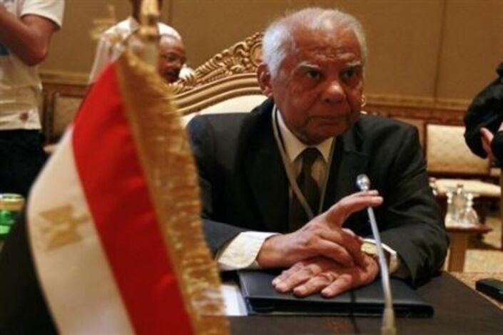 رئيس وزراء مصر المكلف يقول إنه لن يطلب من الأحزاب ترشيح وزراء