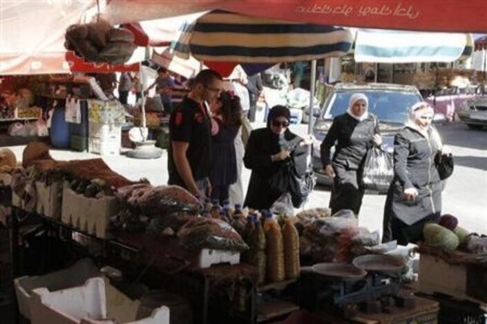 رمضان في دمشق هذا العام أكثر بهجة لكن الأسعار ترتفع