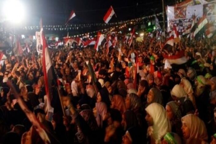 القاهرة تشهد حشودا مليونية من الإخوان والقوى المدنية