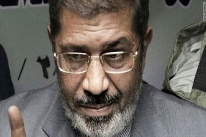 مصر : النيابة العامة تباشر التحقيق مع مرسي بتهمة القتل
