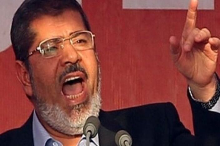 بلاغات تتهم مرسي وقيادات أخرى بالتخابر وقتل المتظاهرين