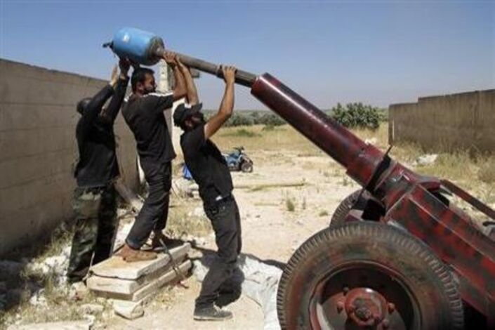 القتال بين الاكراد والاسلاميين في سوريا يتسع ويصل إلى حقول النفط