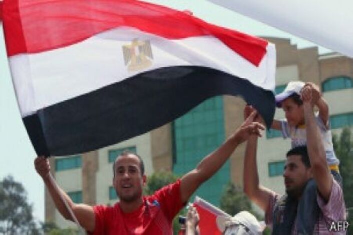 مؤيدو مرسي يتظاهرون عقب تحذير الرئيس المؤقت من "الفوضى"