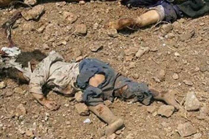 العثور على جثث 13 شخصا من عائلة واحدة قتلوا على يد قوات الأسد