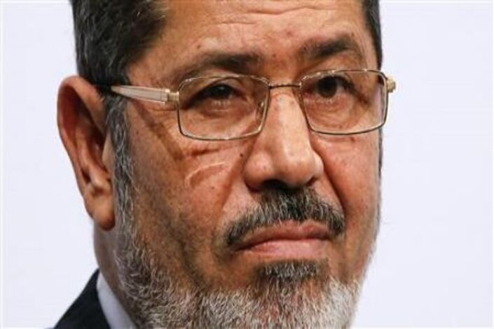 اسرة مرسي تتهم الجيش المصري بخطفه وتهدد باللجوء للقضاء