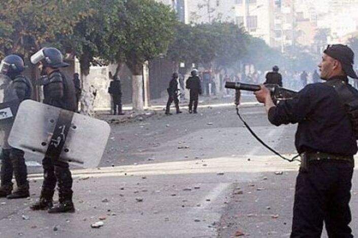 الشرطة التونسية تقتل إسلاميا متشددا وسط ازمة سياسية