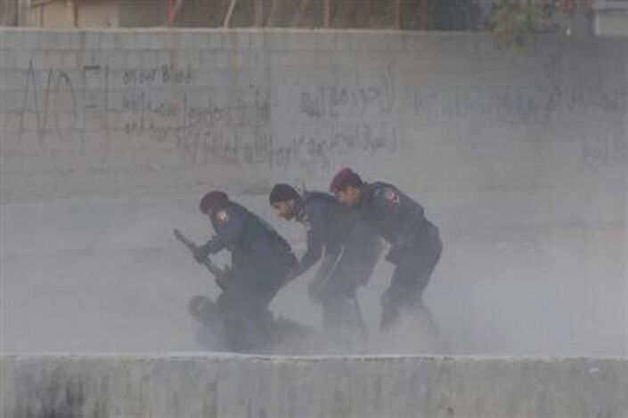شرطة البحرين تطلق الغاز المسيل للدموع والخرطوش على متظاهرين