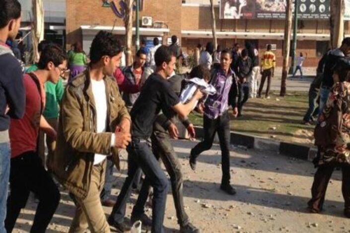 الصحة: قتيل و18 مصاباً باشتباكات الإخوان والأهالي بمصر