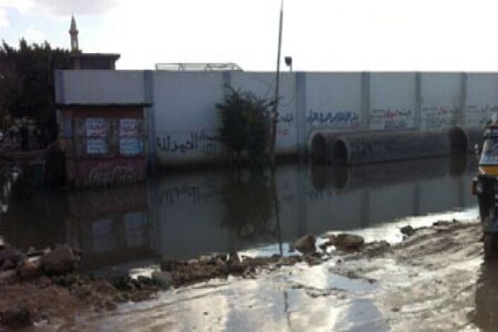 مصر: انفجار ماسورة مياه ادى الى غرق مدارس ومنشآت حكومية