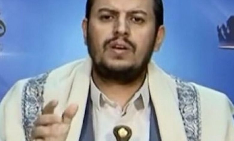 صحيفة سعودية: زعيم الحوثيين يصف قيادات "الحرس الجمهوري" بالمرتزقة والعملاء
