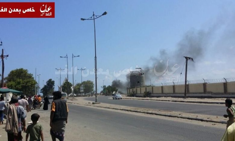 عاجل - جرحى في غارة لطيران الاباتشي استهدفت طقم تابع لقوات الحماية الرئاسية شرق مطار عدن (صور)