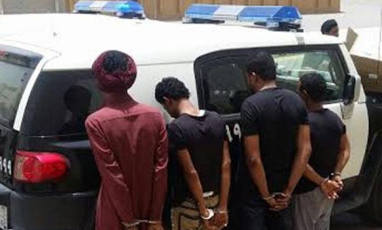 القبض على أربعة يمنيين احتجزوا 30رهينة بجدة