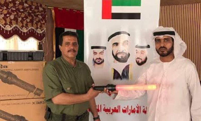 دولة الإمارات تسلم معدات خاصة لشرطة السير عدن