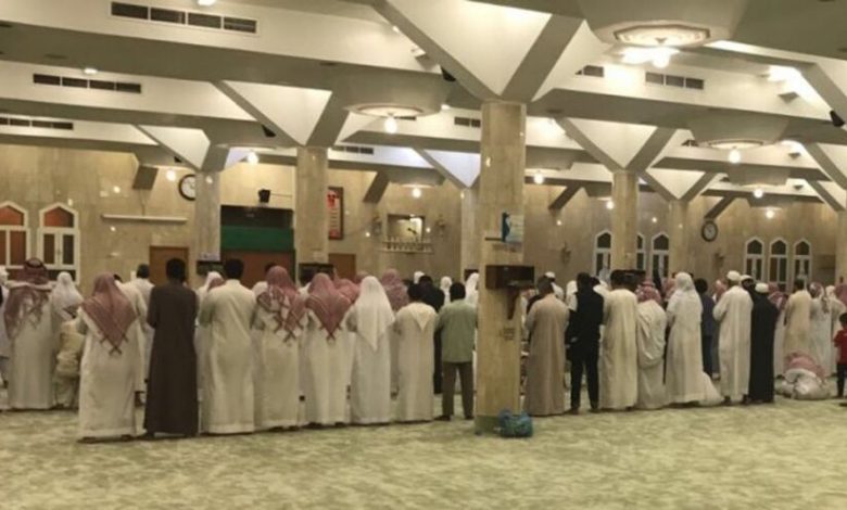 في 3 ليال.. إمام مسجد سعودي يتلو القرآن كاملًا خلال صلاة التراويح‎
