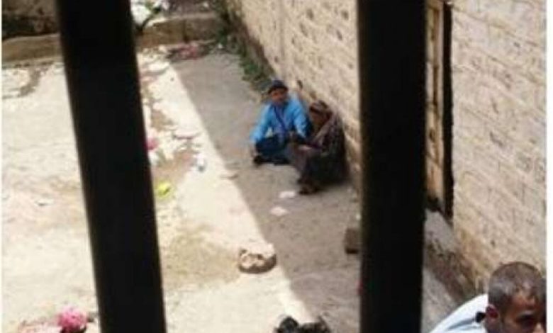 قيادي حوثي يختطف محاسب مستشفى بمحافظة إب
