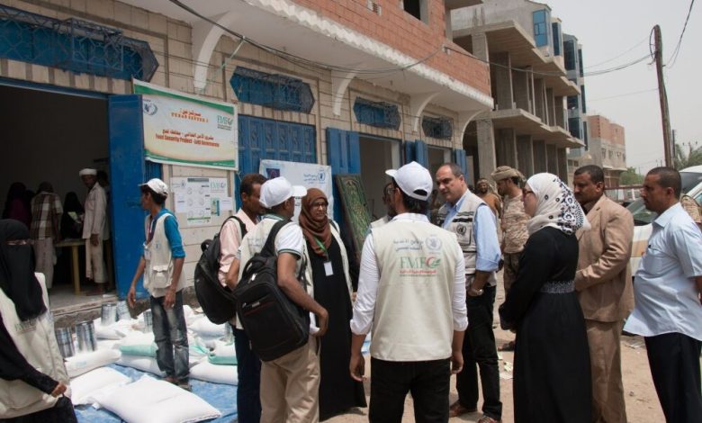 مدير مكتب الأمم المتحدة لتنسيق الشؤون الإنسانية (أوتشا) لدى اليمن يقوم بزيارة إشرافية لمشروع الأمن الغذائي في لحج