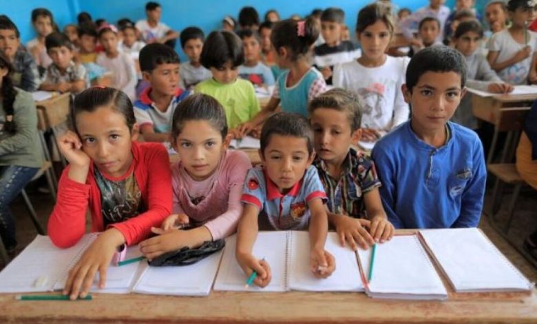 بعض مدارس سوريا تمحو الأسد من المناهج لكن التوتر يتصاعد بشأن اللغة الكردية