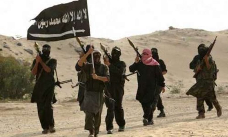 تشكيل لجنة أمنية وعسكرية لمحاربة القاعدة في حضرموت وشبوة