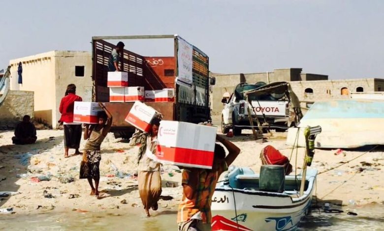 الهلال الأحمر الإماراتي يسير قافلة إغاثية إلى جزيرة ميون