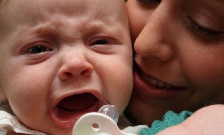 نصائح فعالة لإسكات بكاء الأطفال