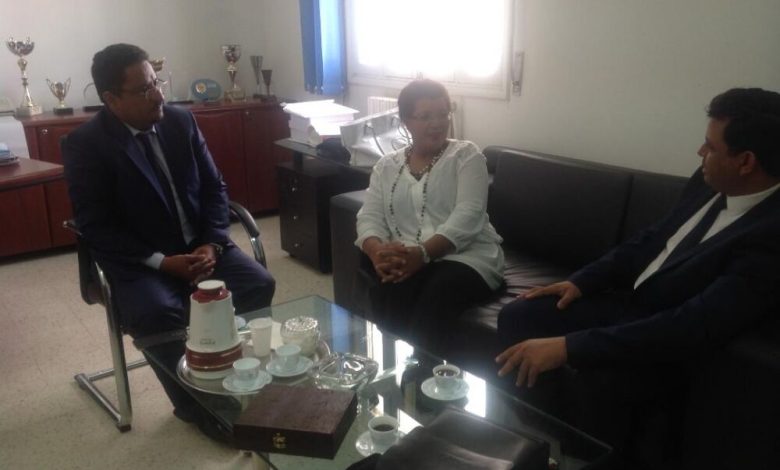 المستشاران الثقافي والإعلامي بسفارة اليمن في تونس يزوران معهد الصحافة وعلوم الأخبار