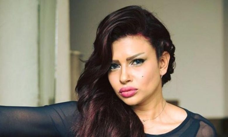 مصرع فنانة مصرية في حادث سيارة بالقاهرة