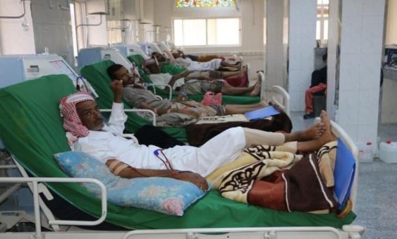اليمن: الطواقم الصحية الحكومية تنقذ حياة الناس ولكنها لا تتلقى رواتبها في بلد مزقتها الحرب