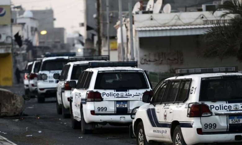 البحرين.. مقتل شرطي وإصابة 8 آخرين في هجوم “إرهابي” استهدف حافلة لنقل الشرطة (صور)