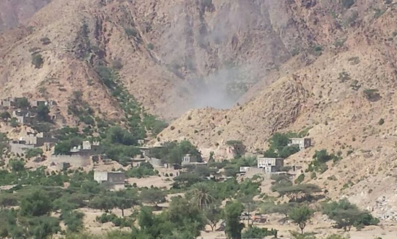 مليشيات الحوثي تواصل قصف قرى شعب وطورالباحة بالقذائف الصاروخية للأسبوع الثاني وسط صمت التحالف والمنطقة الرابعة