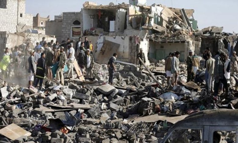 الحوثيون يحولون منازل المواطنين أهدافاً لطيران التحالف