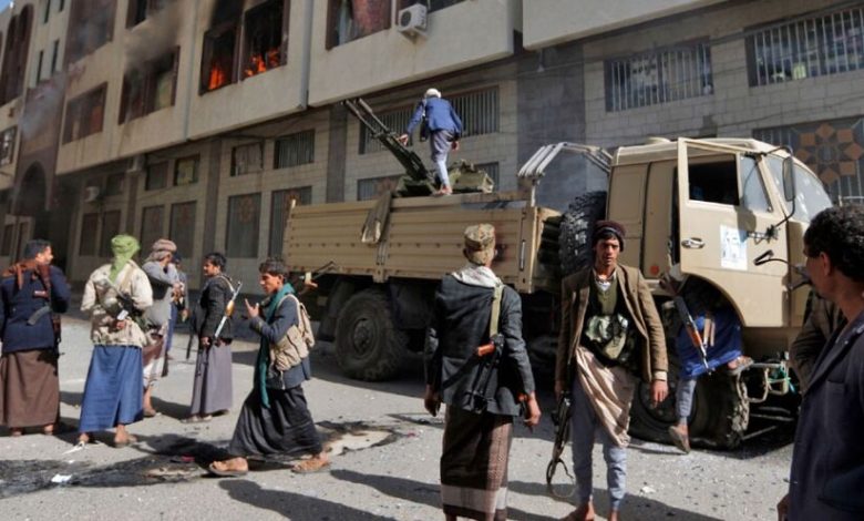 الحوثيون يزعمون ضبط ذهب وفضة في منزل صالح