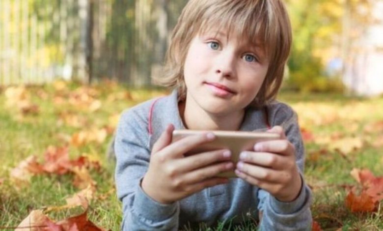 اليونيسف تحث شركات التكنولوجيا على تعزيز حماية الأطفال على الإنترنت