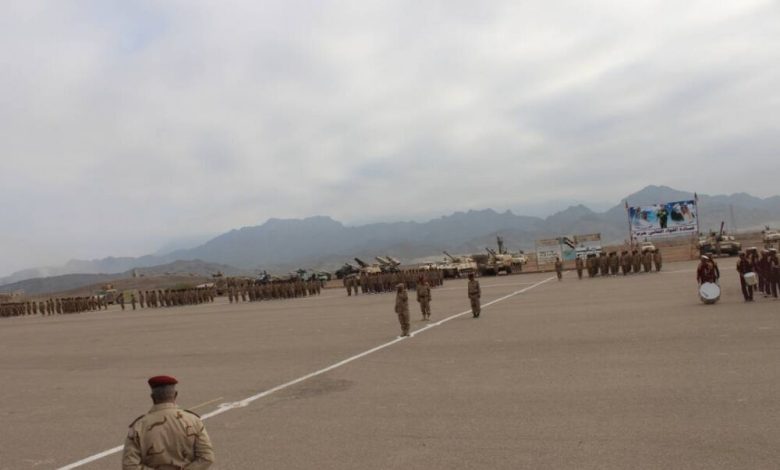 قاعدة العند تشهد عرضا عسكريا مهيبا لتدشين العام التدريبي الجديد