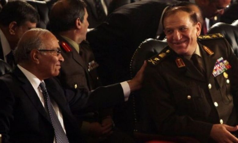 مصر: التحقيق مع سامي عنان رئيس أركان الجيش السابق واتهامه بالتزوير بعد إعلان ترشحه للرئاسة