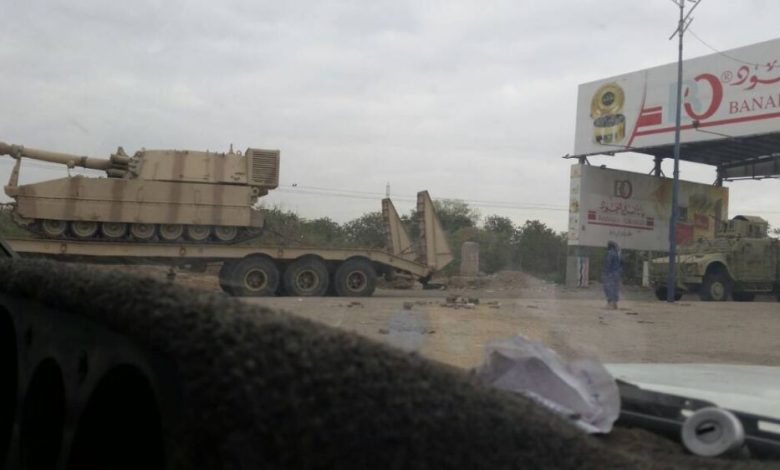 عاجل : دخول قوة عسكرية الى عدن بينها دبابات 