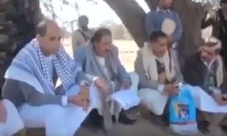محافظ تعز التابع للحوثيين لمدراء المديريات: جندوا وادفعوا او الإقالة  (فيديو)