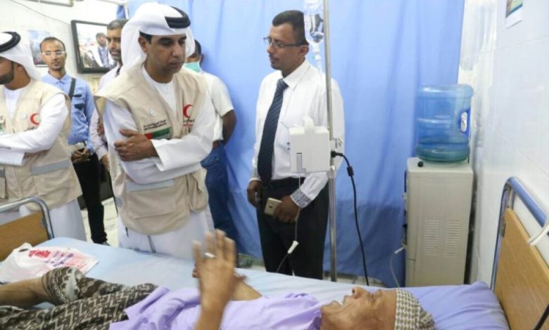 «الهلال» الإماراتي يمد يد العون لأطفال مصابين بالسرطان في المكلا