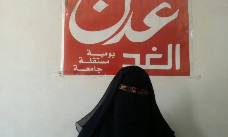 مواطنة من عدن تشكو البسط على أرضيتها في المكلا وتناشد المحافظ البحسني لاعادتها